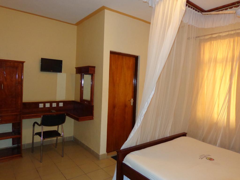 The Folks Inn Mombasa Room photo